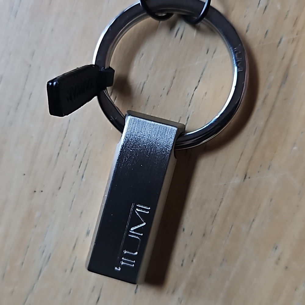 TUMI INGOT KEYFOB - Picture 3 of 7